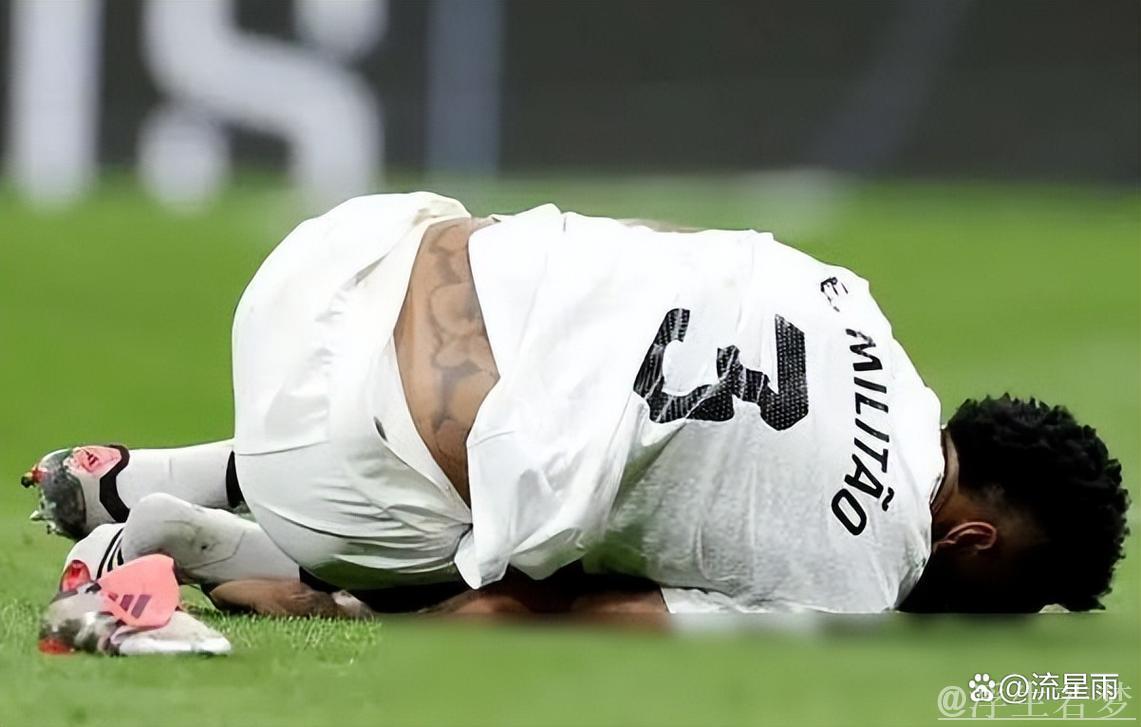 皇马3天内遭双重打击:西甲遭绝杀+欧冠惨败 安帅恐面临赛季无冠风险 皇马3天内遭双重打击:西甲遭绝杀+欧冠惨败 安帅恐面临赛季无冠风险