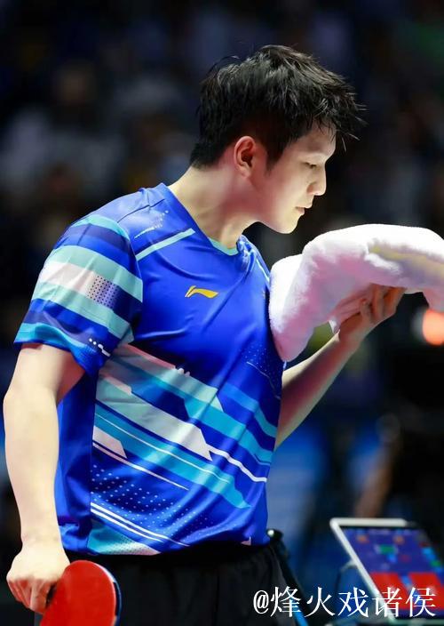 樊振东以4-1击败薛飞 顺利挺进十五运会男单八强