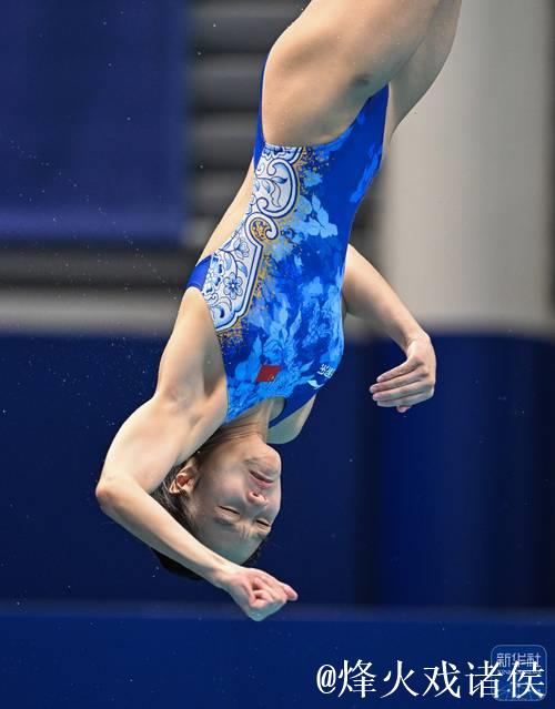 李亚杰勇夺世锦赛跳水女子1米板银牌 李亚杰勇夺世锦赛跳水女子1米板银牌